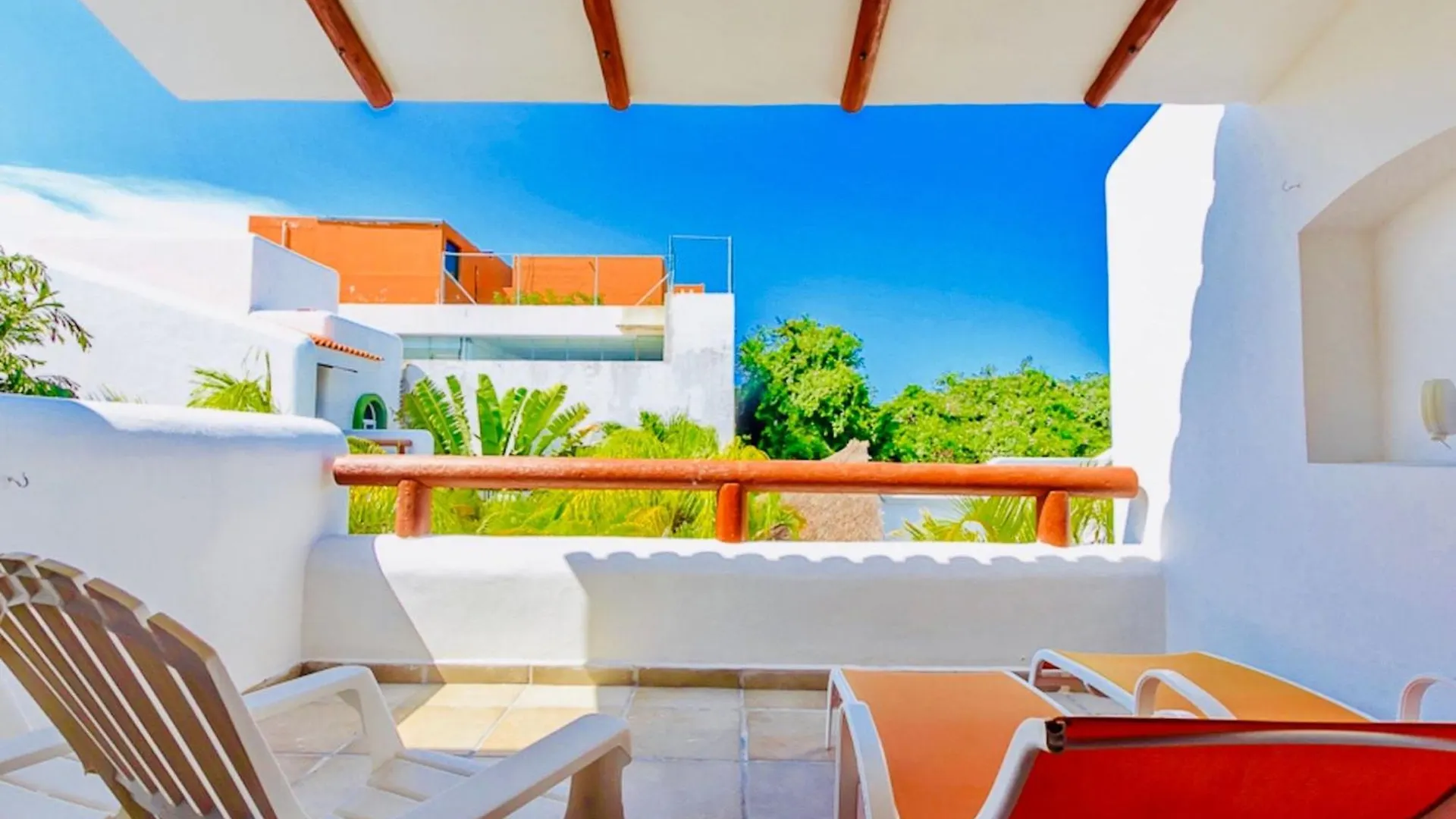 Deluxe Jacuzzi Balcony Room With Swimming Pool Air Conditioning And Parking Playa del Carmen