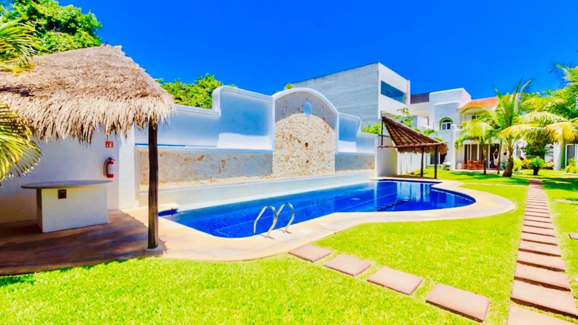 Deluxe Jacuzzi Balcony Room With Swimming Pool Air Conditioning And Parking Playa del Carmen 3*,