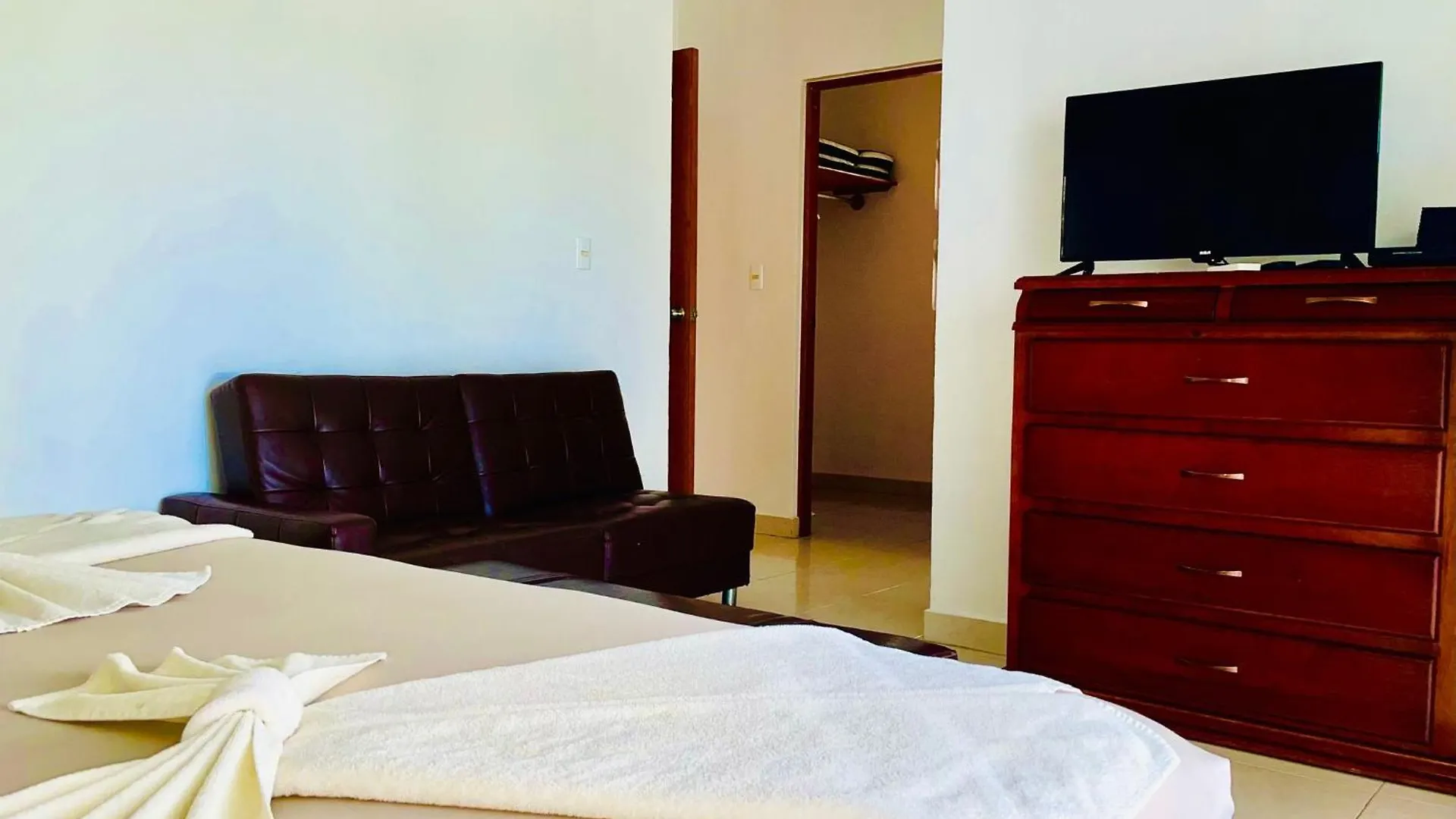 Guest house Deluxe Budget Balcony Room With Swimming Pool Air Conditioning And Parking Playa del Carmen
