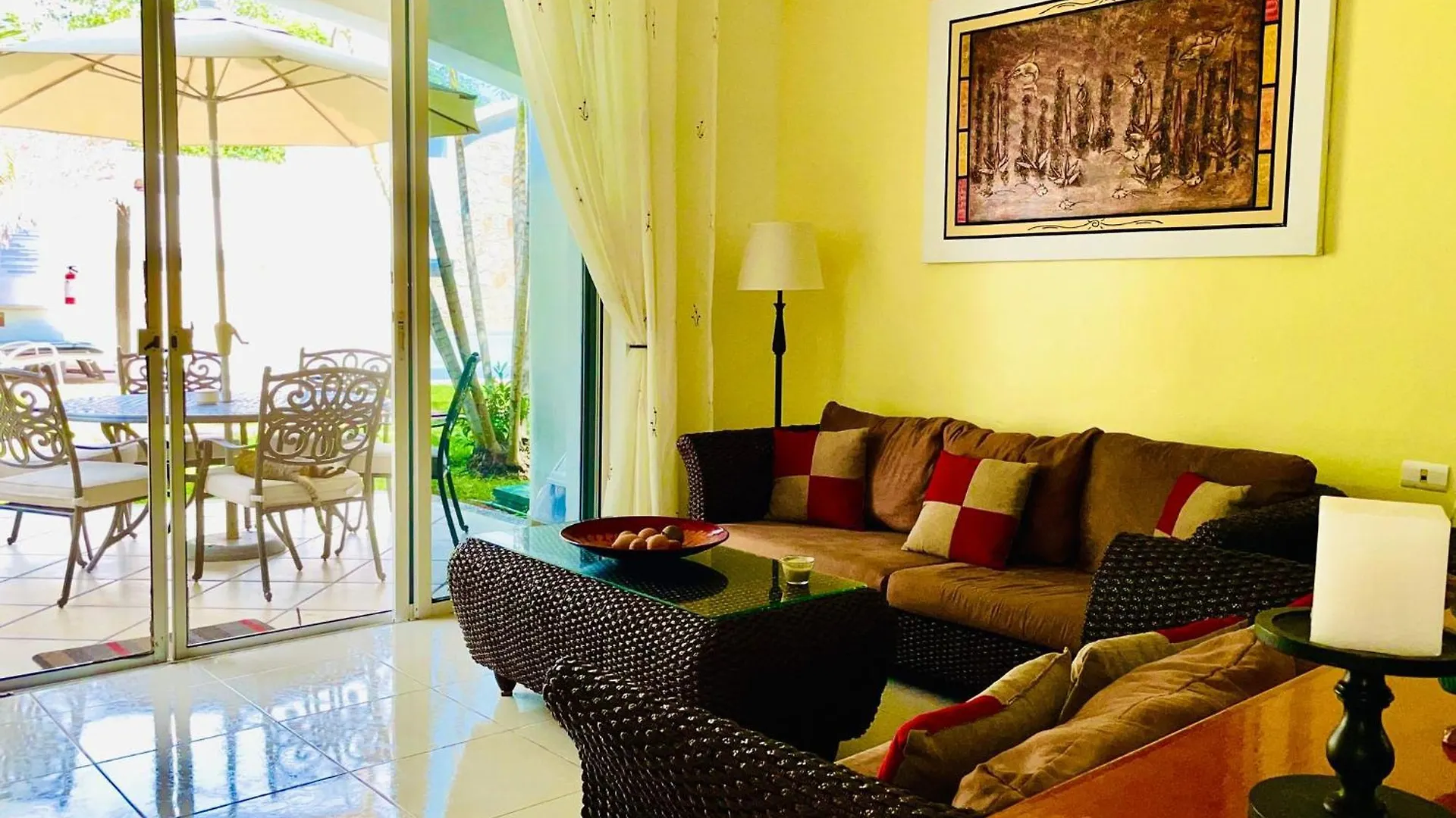 *** Guest house Deluxe Budget Balcony Room With Swimming Pool Air Conditioning And Parking Playa del Carmen Mexico