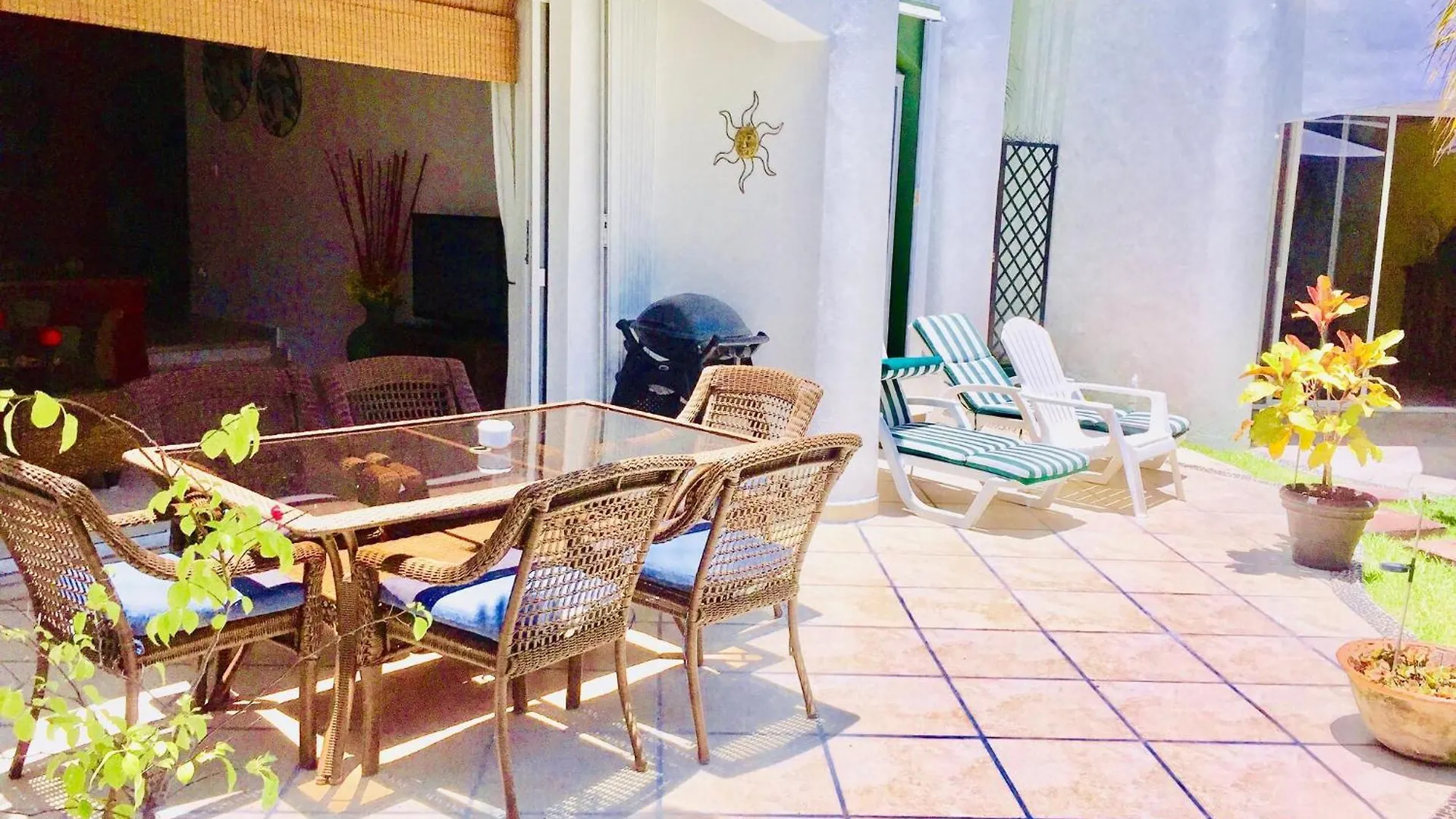 Deluxe Budget Balcony Room With Swimming Pool Air Conditioning And Parking Playa del Carmen 3*,
