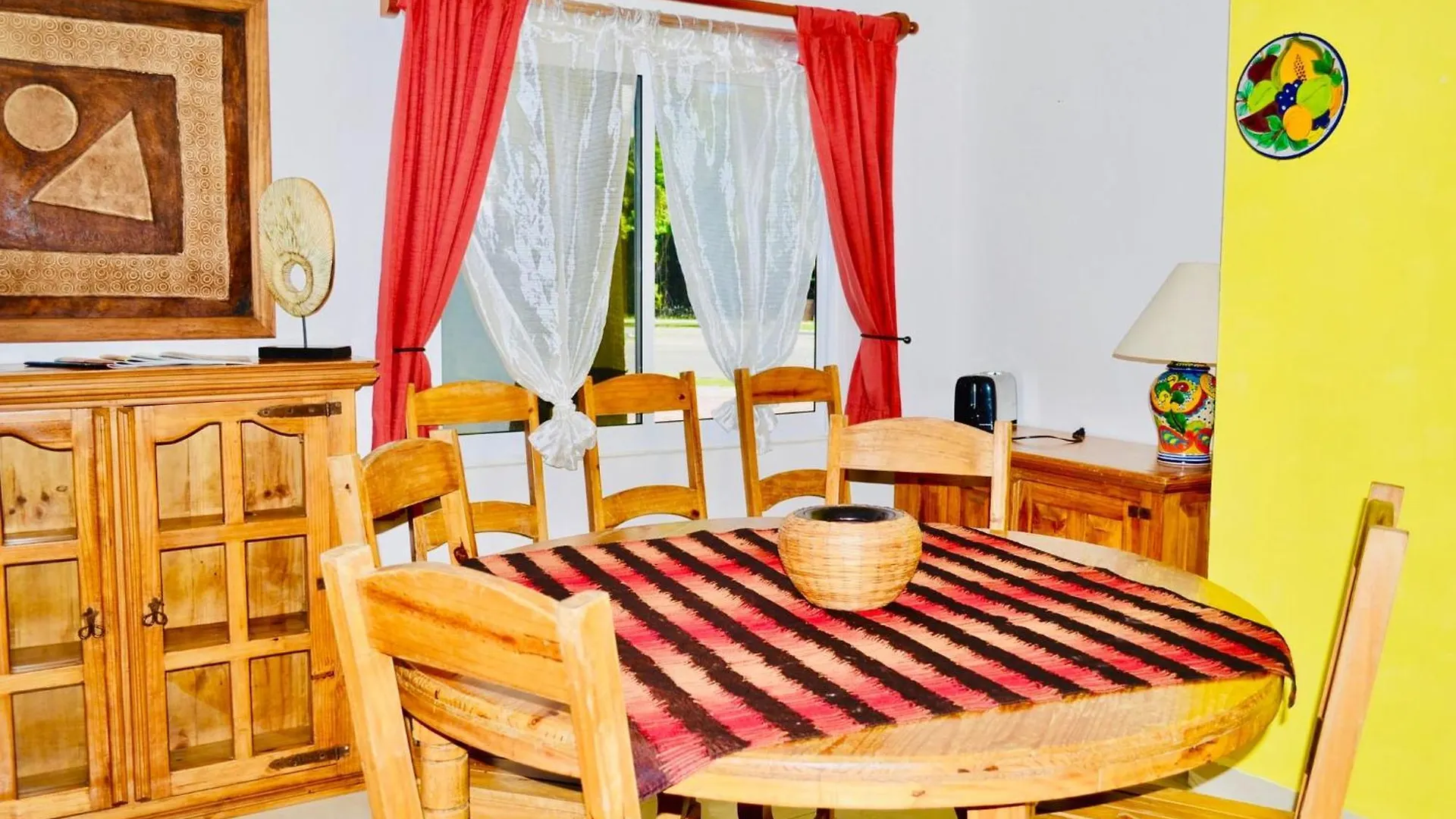 Guest house Deluxe Budget Balcony Room With Swimming Pool Air Conditioning And Parking Playa del Carmen